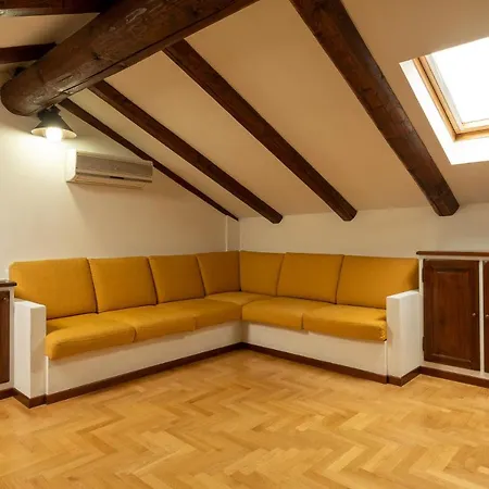 Apartman Flats La Morra